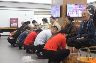 85歲老人足浴店半年消費(fèi)40萬，百名技師服務(wù)引爭議